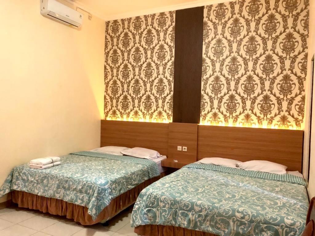 Grafika Hotel Dan Resto Gombong  Екстериор снимка