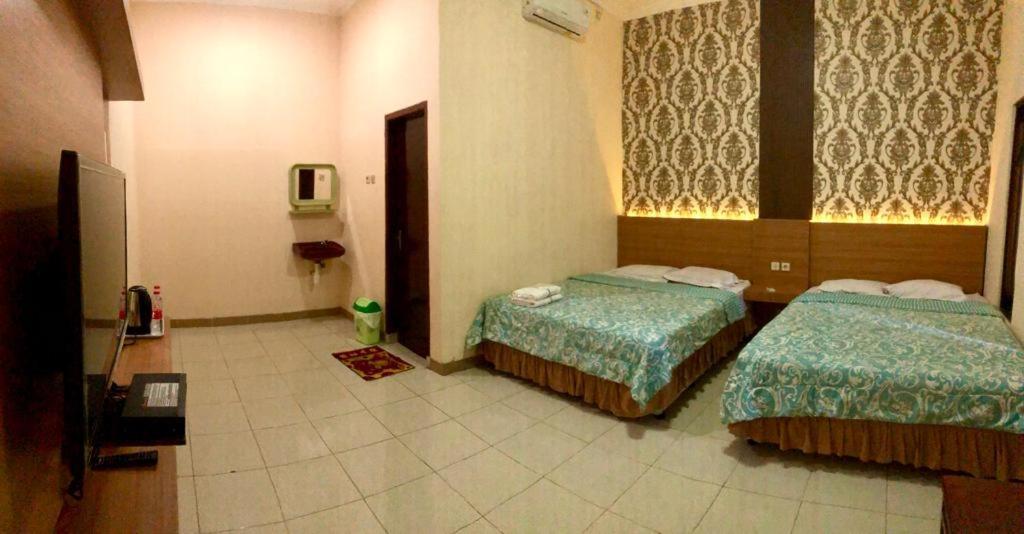 Grafika Hotel Dan Resto Gombong  Екстериор снимка