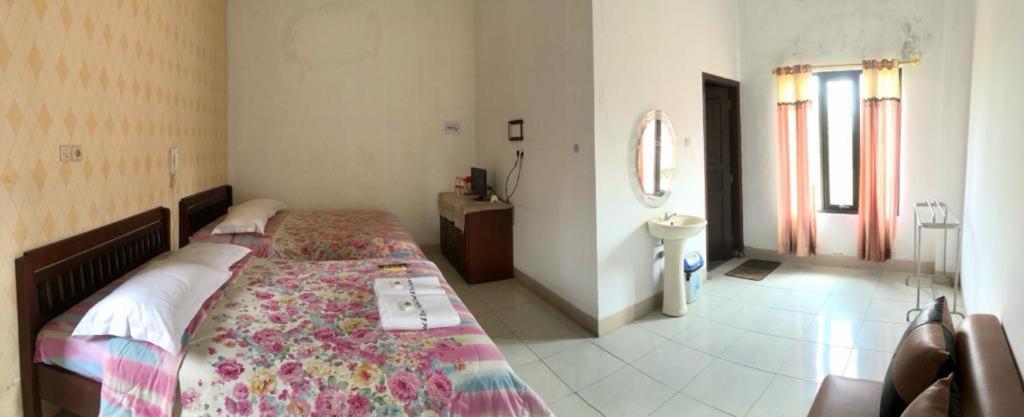 Grafika Hotel Dan Resto Gombong  Екстериор снимка